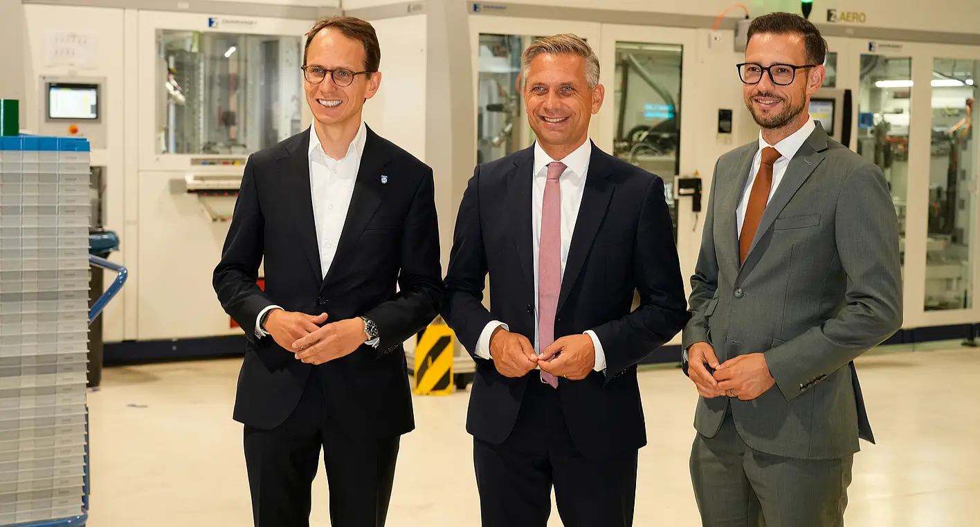 Federal Minister Hattmannsdorfer visits the Philips site in Klagenfurt